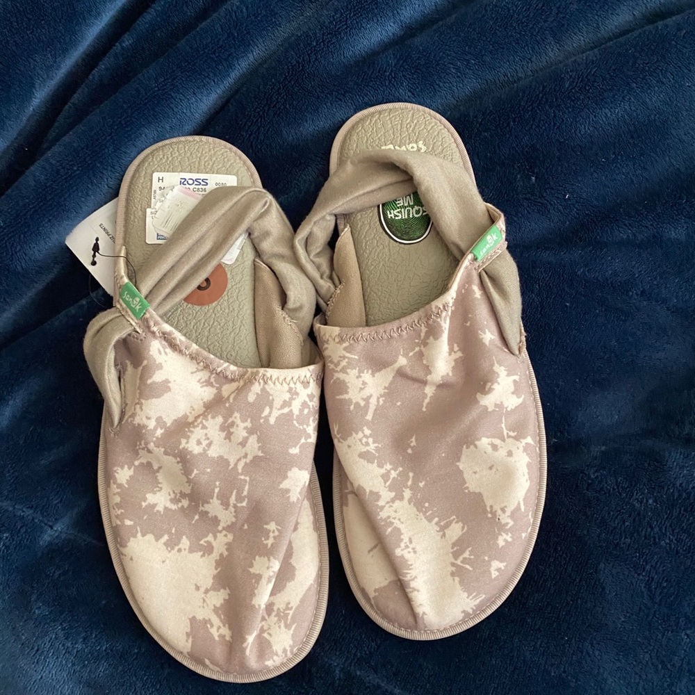 Sanuk sandals